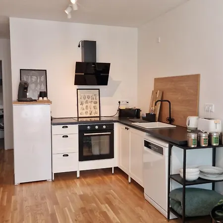 Ruhige Gemuetliche In Parknaehe דירה